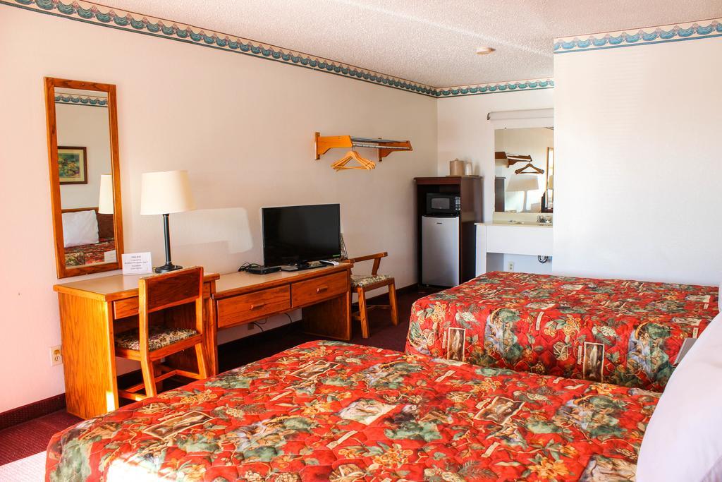 Westworld Country Inn Hubbard Exteriér fotografie