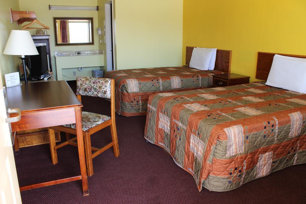 Westworld Country Inn Hubbard Exteriér fotografie