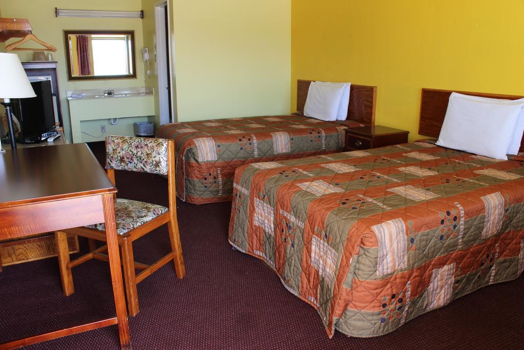 Westworld Country Inn Hubbard Exteriér fotografie